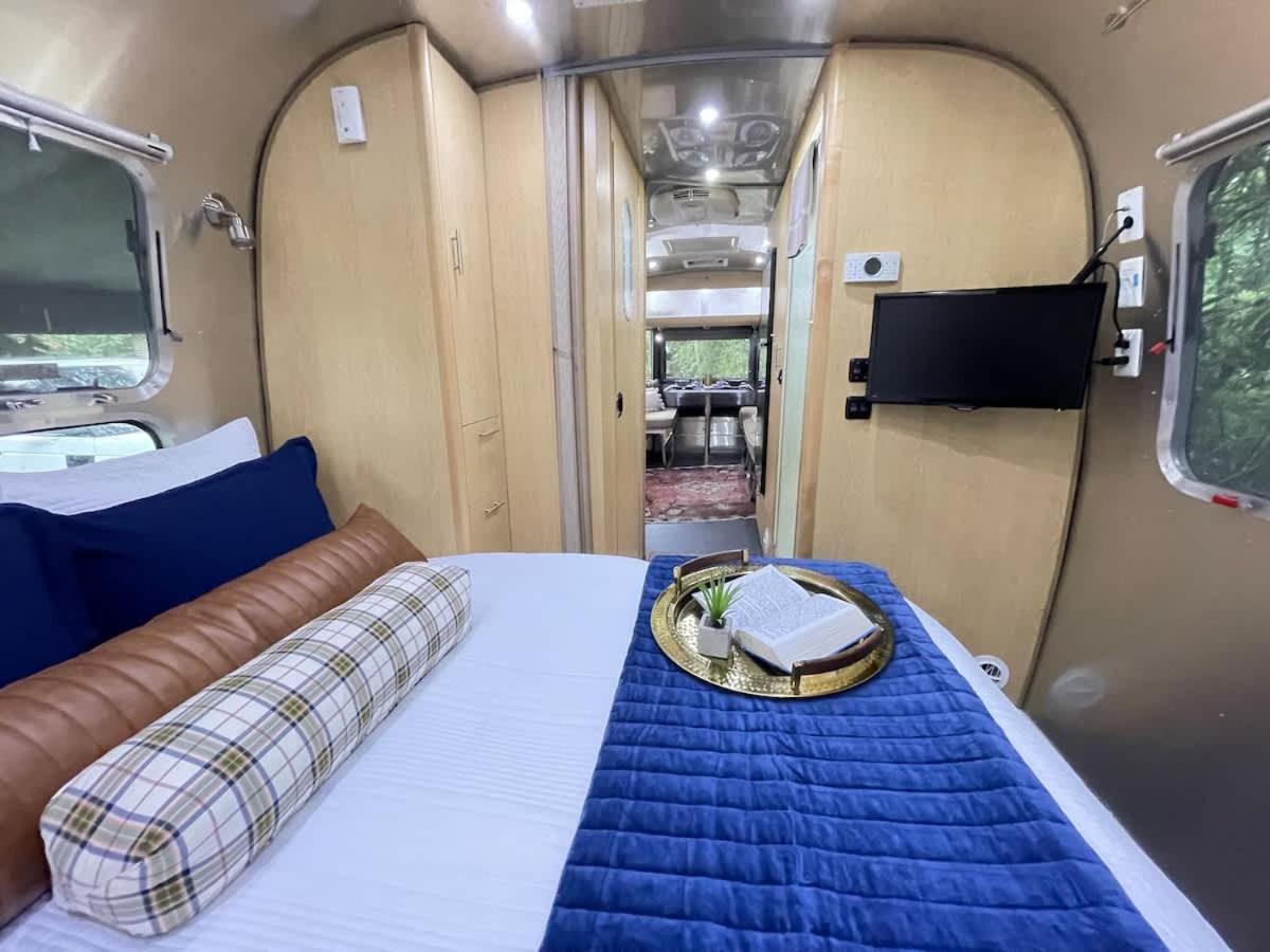Limited Edition Airstream Midway Downtown & *